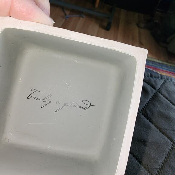 WILLOW TREE TRULY A FRIEND GIRL & PUPPY TRINKET BOX - Picture 3 of 5